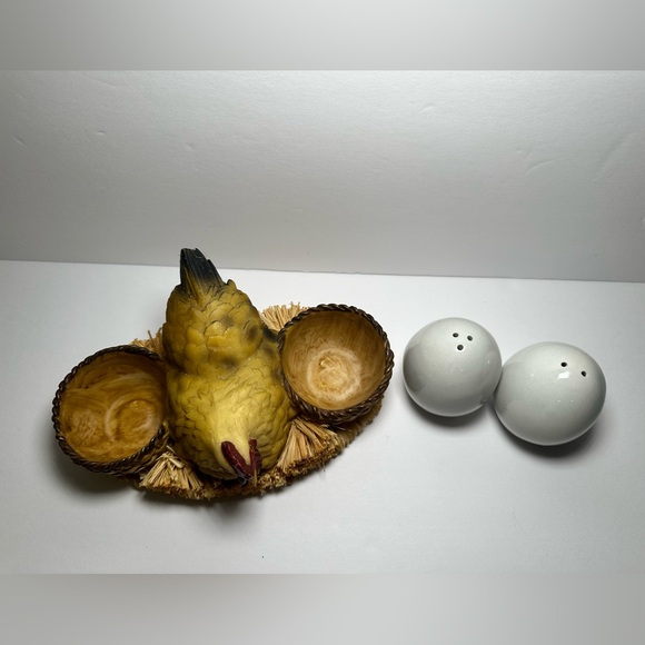 Nesting Hen Stand with Egg Shaped Salt & Pepper Shakers - Picture 5 of 8